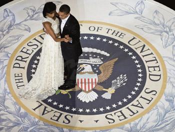 BARACK AND MICHELLE'S DANCE