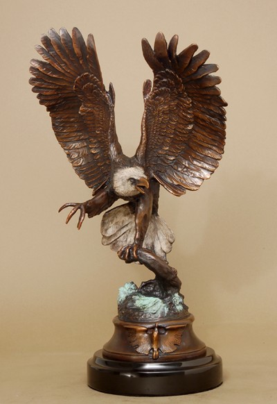 MAGNIFICENT NOBLE EAGLE  BRONZE  SCULPTURE