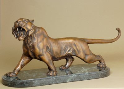 IMPRESSIVE DEFIANT  TIGER SIGNED BRONZE SCULPTURE