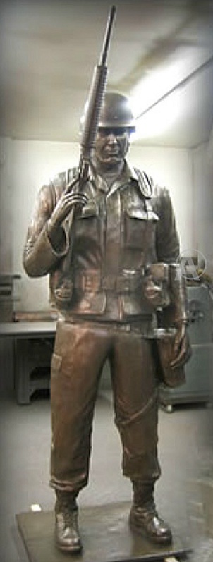 MAGNIFICENT* AMERICA'S SOLDIER STATUE SCULPTURE